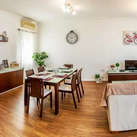 Apartman Penthouse With Large Terrace